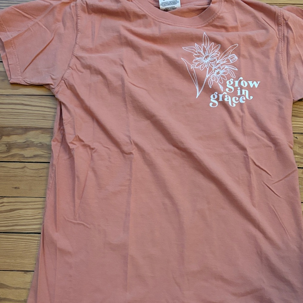 Women’s Peach Graphic Tee
